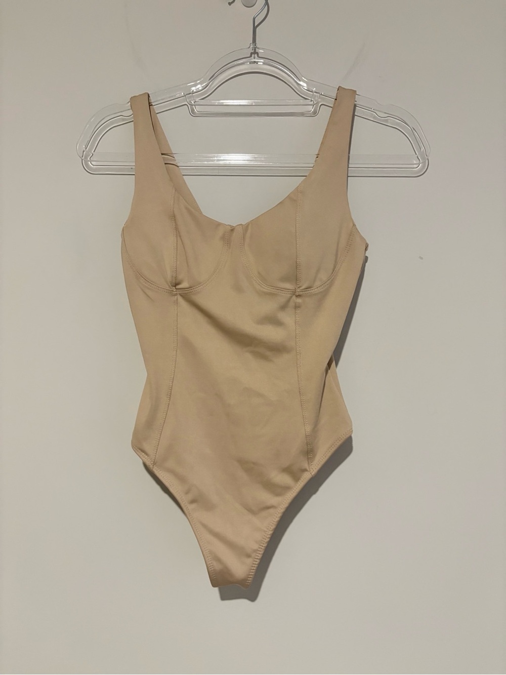 SO One-Piece Bodysuit Classic Scoop Neck beige size XS